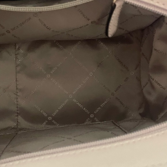 Michael Kors Jet Set Tote and Wallet - Picture 11 of 14